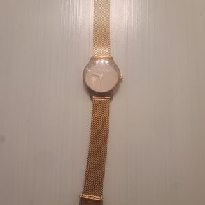 Minimalist Gold Mesh Strap Watch